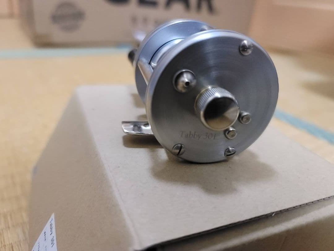 五十鈴工業　Tabby 301 タビー 左巻き