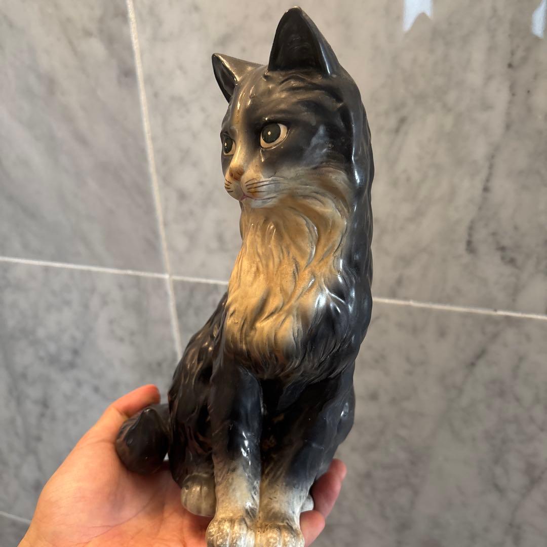 アメリカ70年代手描きの瞳が美しく、とても雰囲気がある猫ちゃんの陶器オブジェ