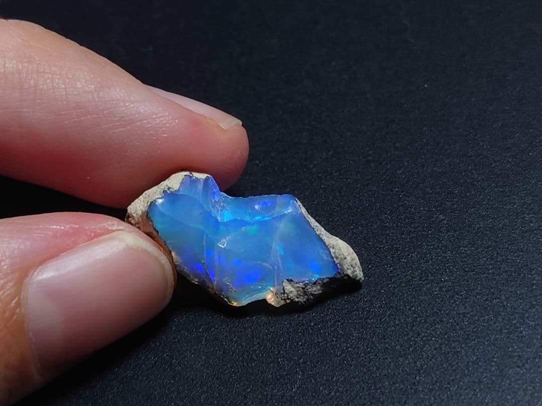 プレシャスオパール 原石 多色　ジュエリー　グレード　エチオピア　鉱物