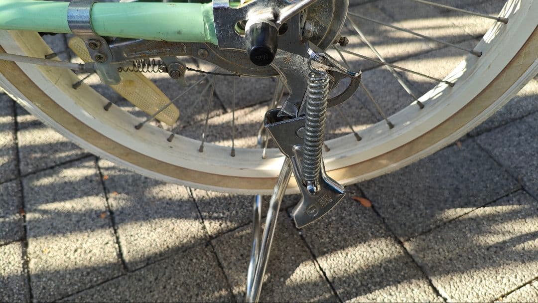 子供用自転車20インチ ビーチクルーザー パステルグリーン 前カゴ、LEDライト