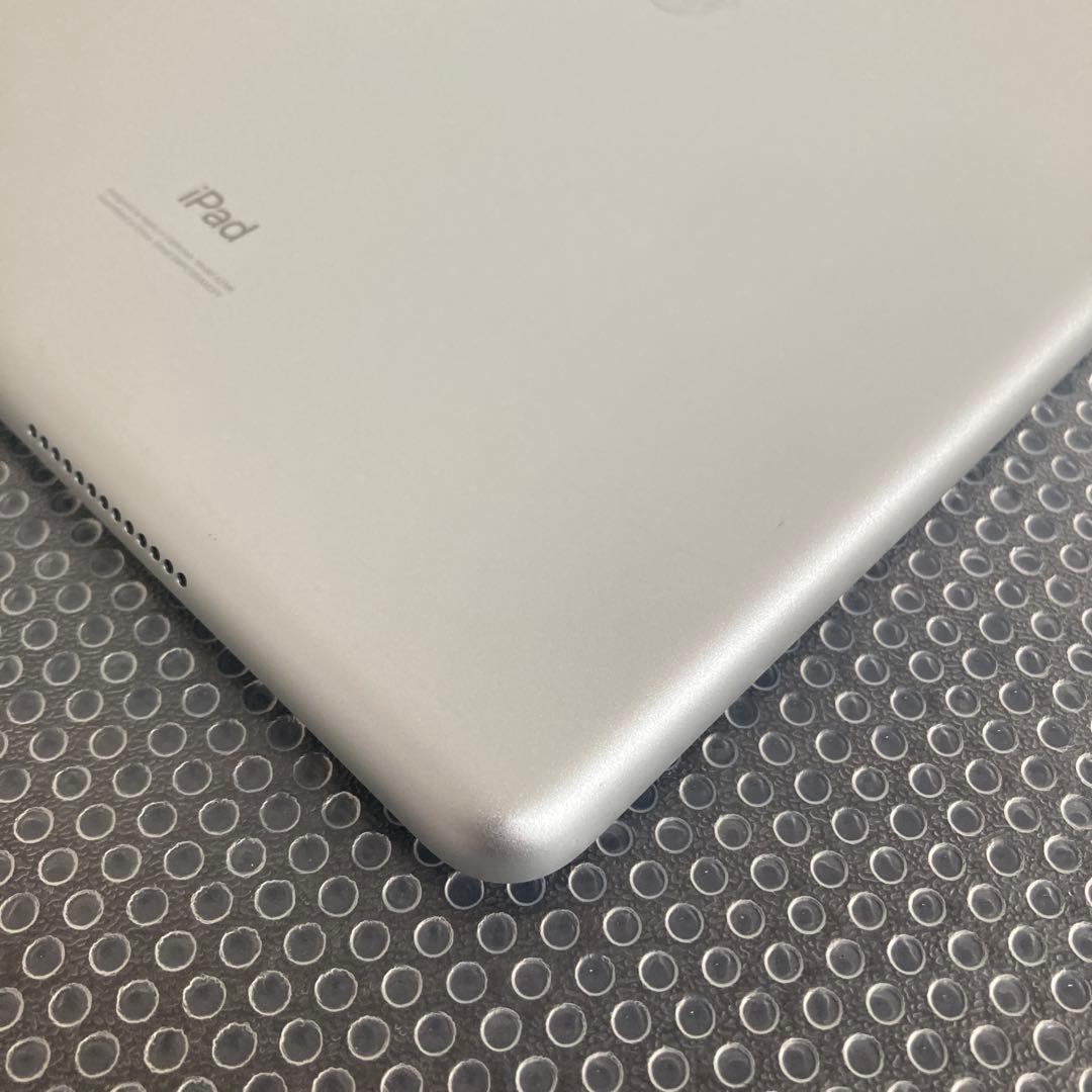 2719【早い者勝ち】外観比較的美品☆iPad7第7世代32GB SIMフリー☆