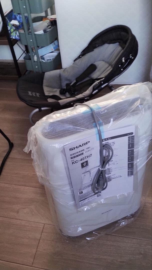 保証書付　新品未開封　SHARP 加湿空気清浄機　KC-40TH7-W