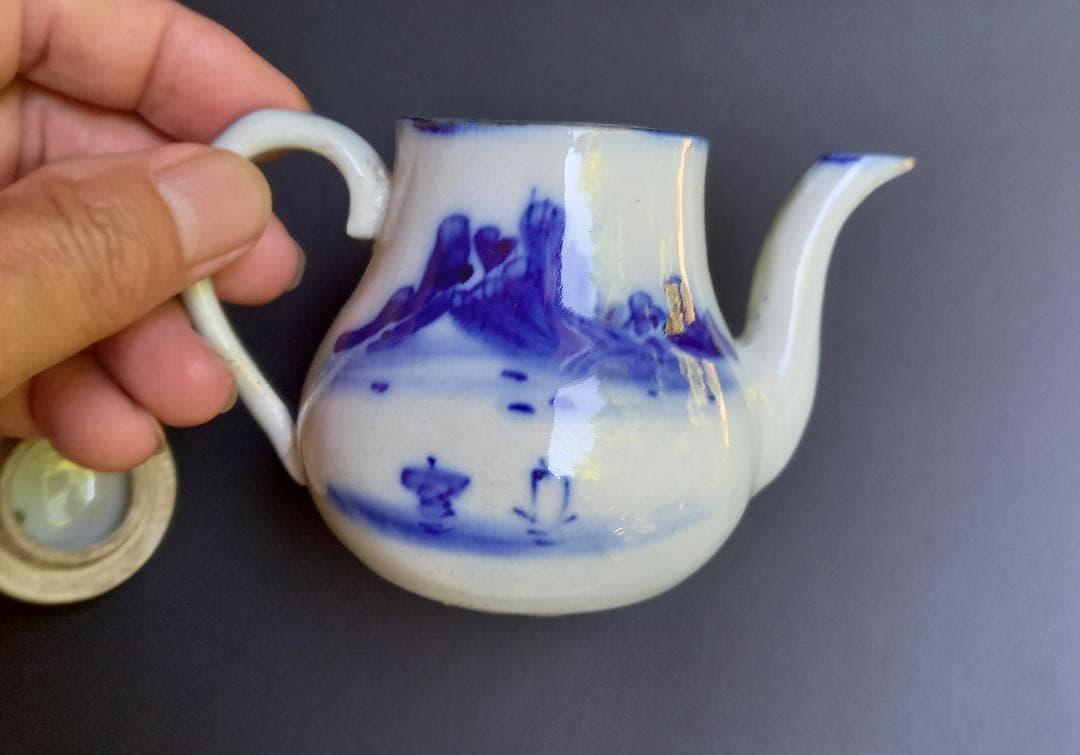 染付山水茶壺