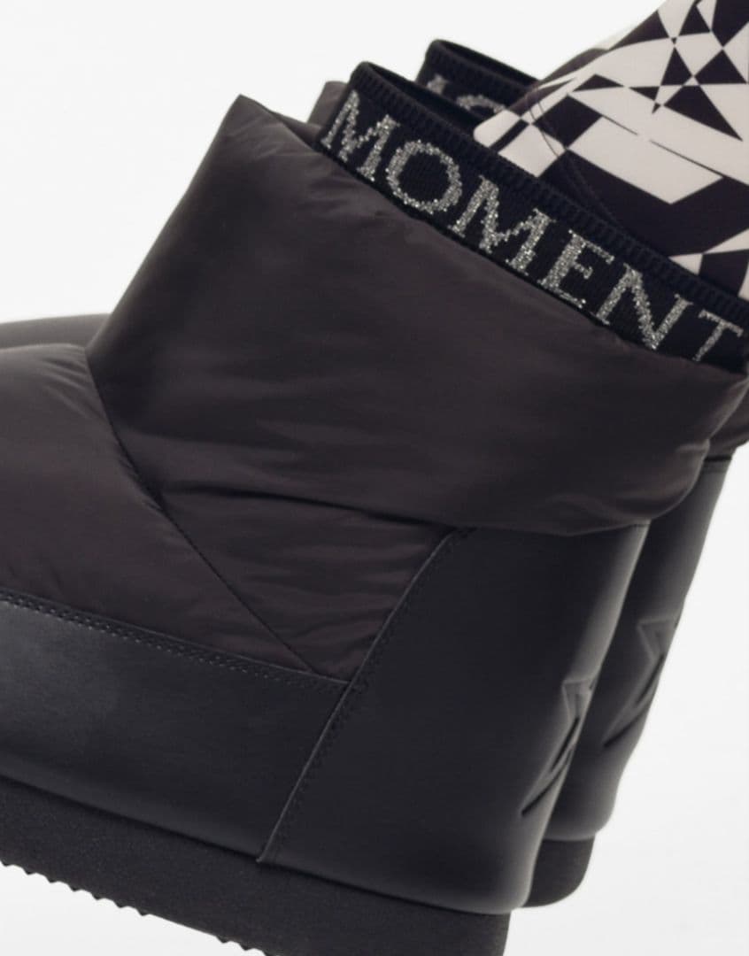 完売　PERFECT MOMENTコラボ　ブーツ　新品未使用