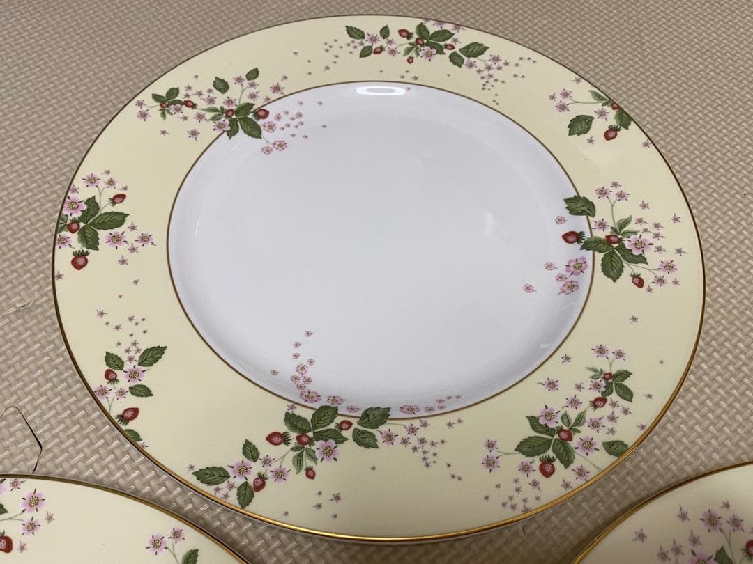 【新品未使用(3枚)】ウェッジウッド・ワイルドストロベリー ブルーム プレート