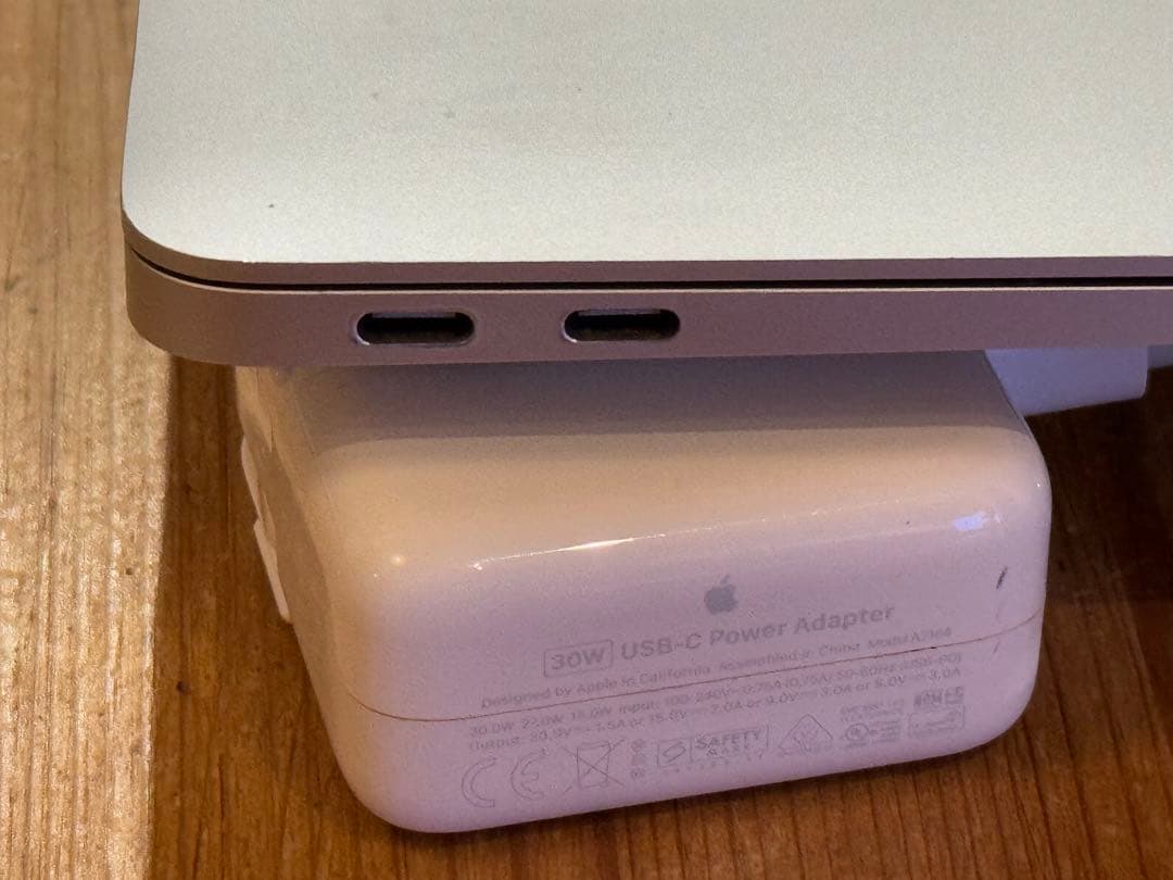 Apple MacBook Air (M1, 2020) 本体 US