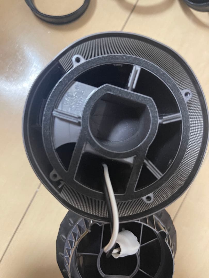 ち*び様 【美品】Dyson コードレスクリーナー V11 + sv15