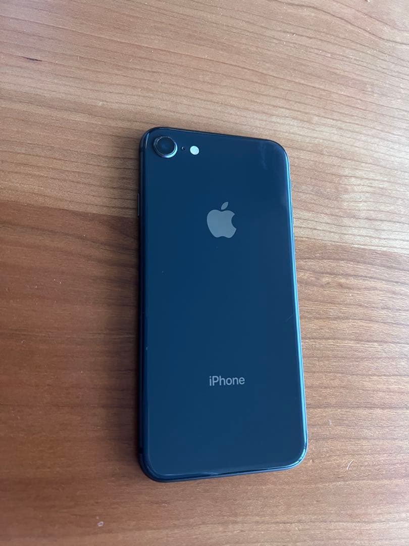 Apple iPhone 8 64G スペースグレイ　【SIMトレー欠損】