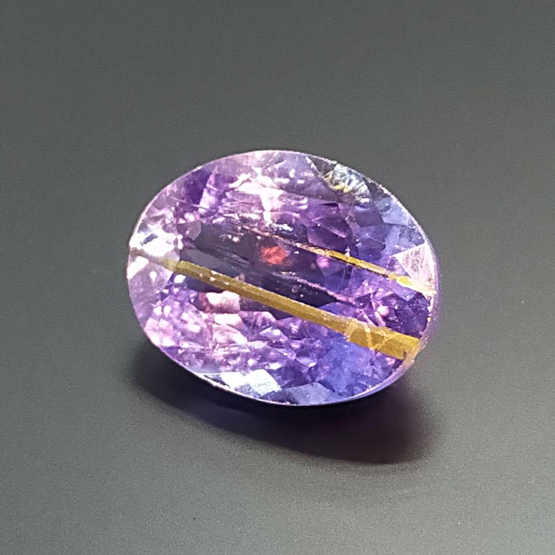 【タンザニア/メレラニ鉱山】チューブインクルージョン入りタンザナイトのルース