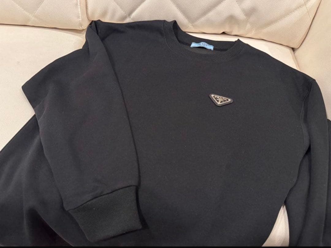 PRADA ブラック トレーナー　ユニセックス　プルオーバー