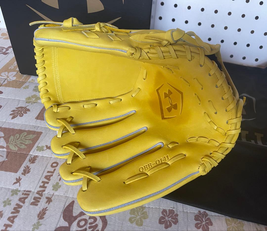 UNDER ARMOUR 軟式グローブ CB8041 イエロー