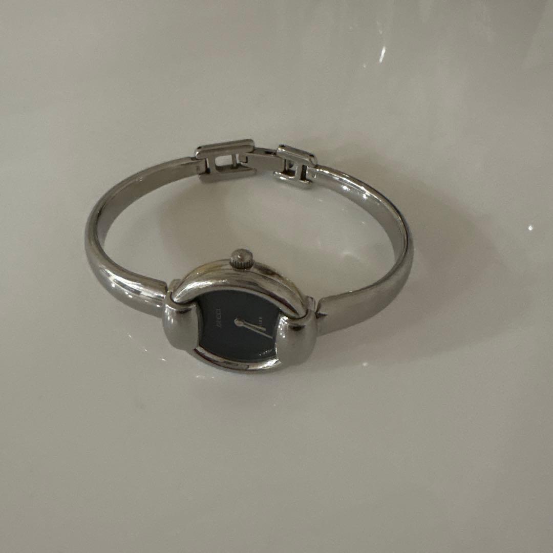 GUCCI バングルウォッチ