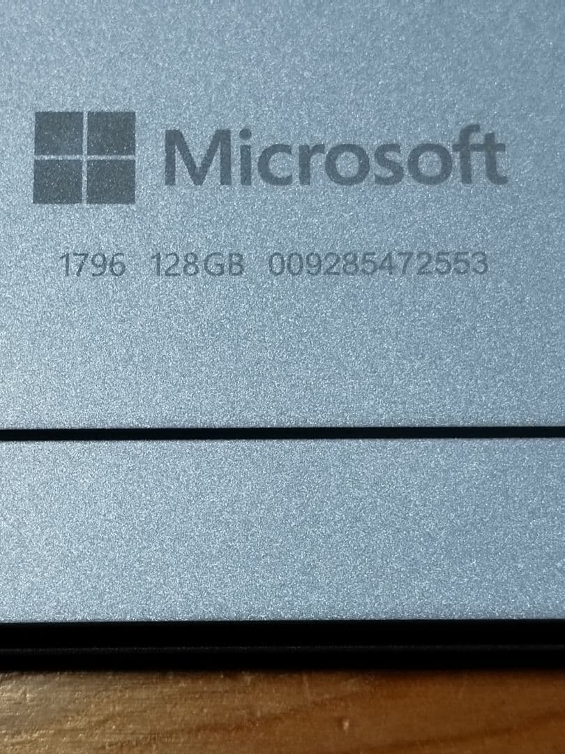 Surface Pro (第 5 世代) 訳アリ 動作OK 充電不可