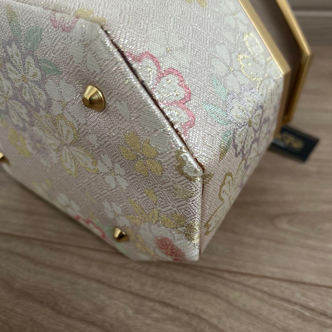 新品未使用品　【紗織】　八角形 和装用バッグ　桜柄　タグ付き