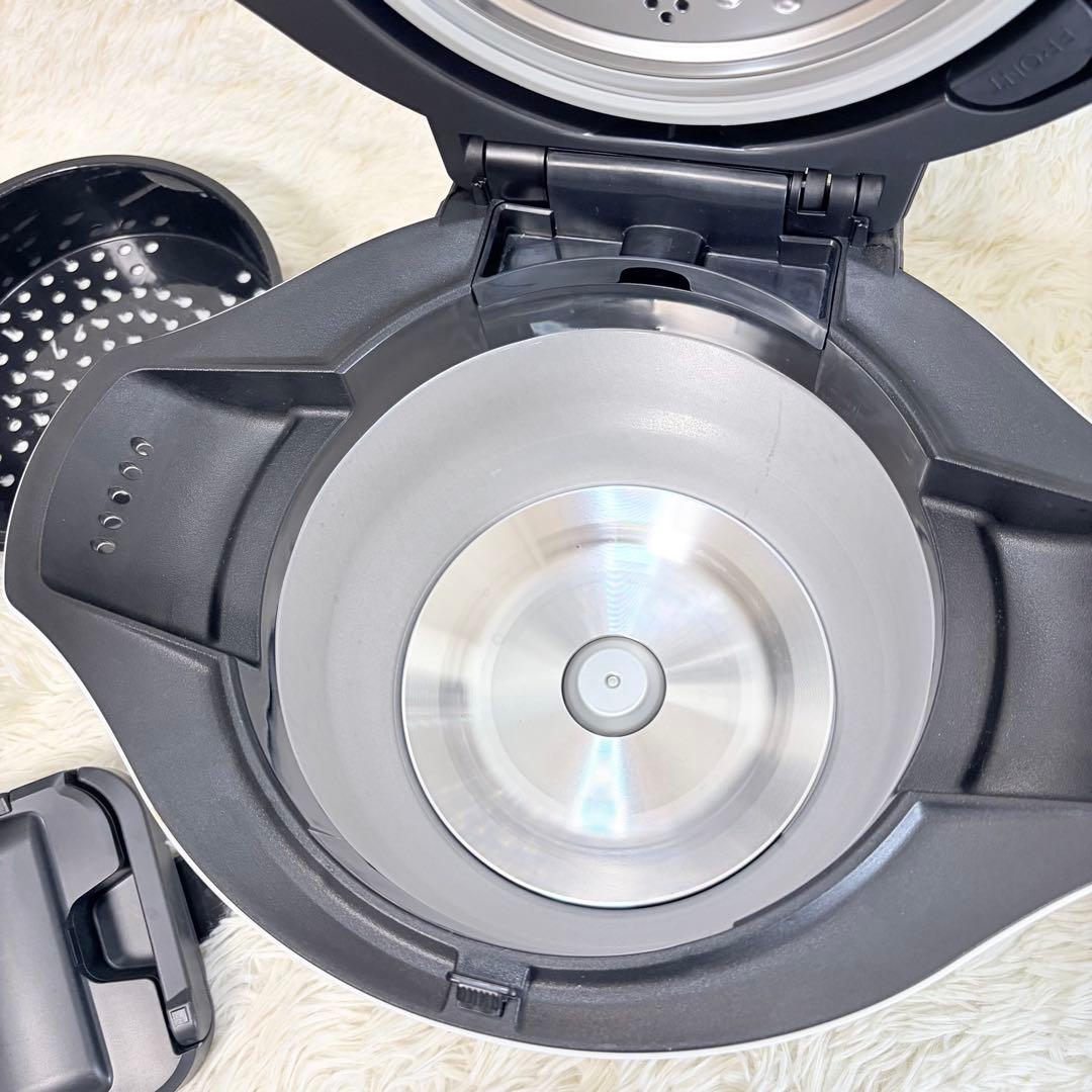 SHARP ヘルシオ ホットクック KN-HW24F-W（2.4L／ホワイト）