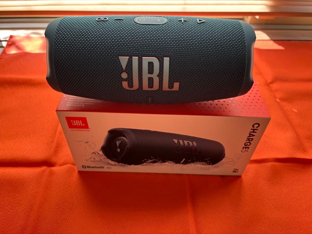 JBL ワイヤレススピーカー CHARGE5 充電機能付き