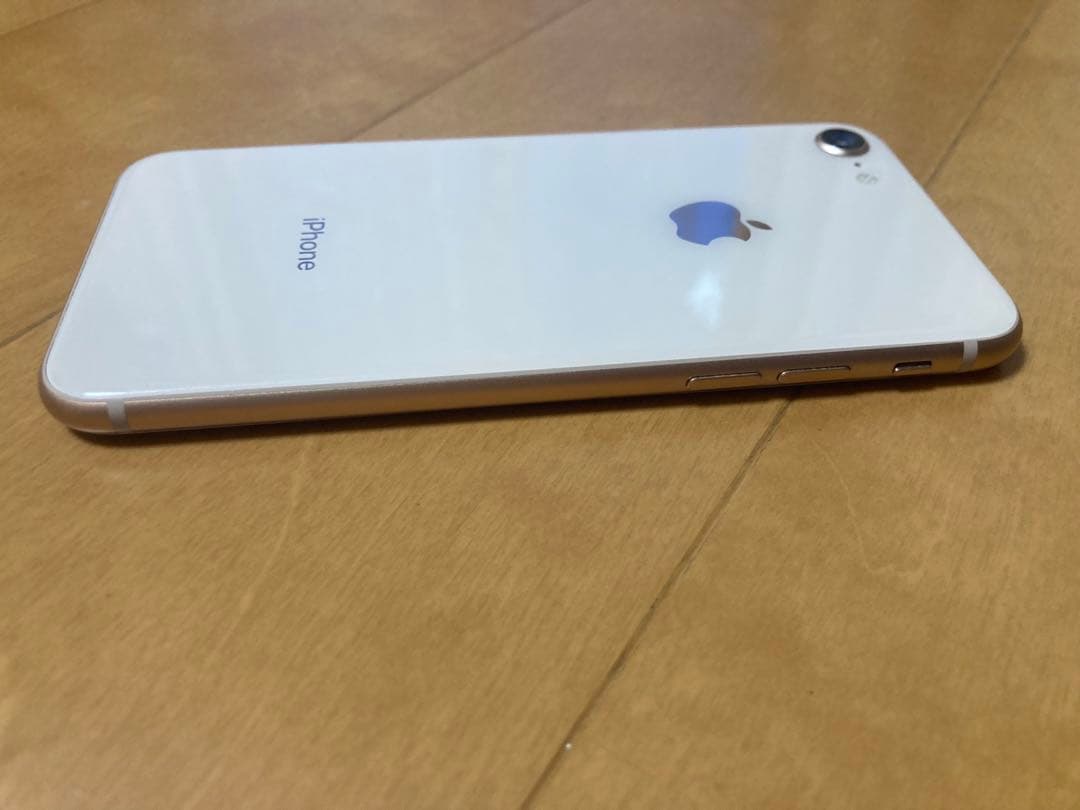 iPhone 8 64GB ゴールド バッテリー新品100% 画面キズ多め