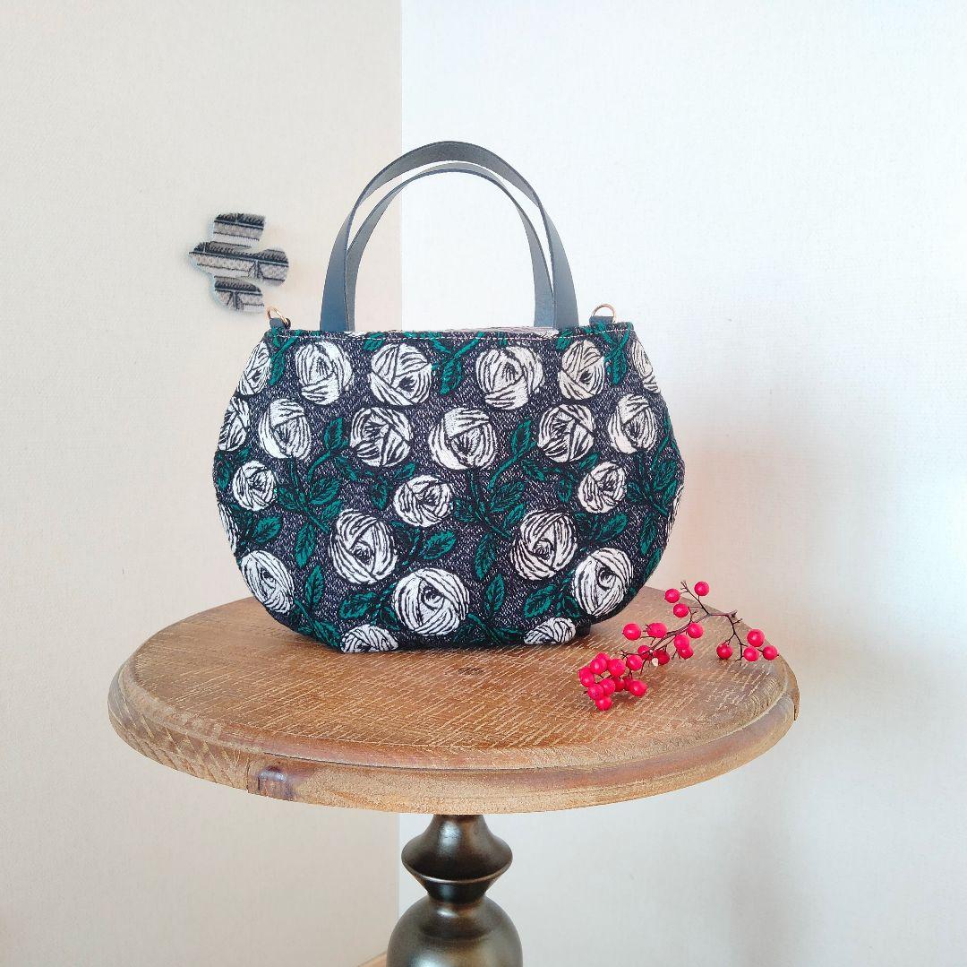 ミナペルホネン 両面楽しめる『丸みを帯びた2way バッグ』М