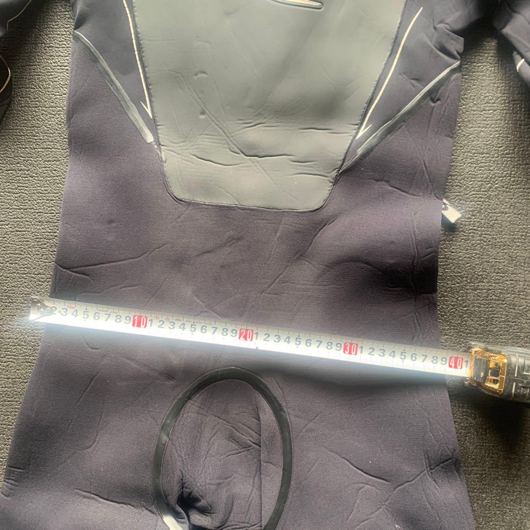 二点Ripcurl 2mm ￼ウェットスーツ
