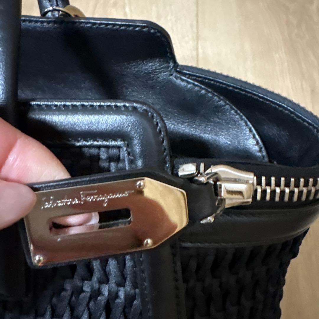 フェラガモバッグ　超美品