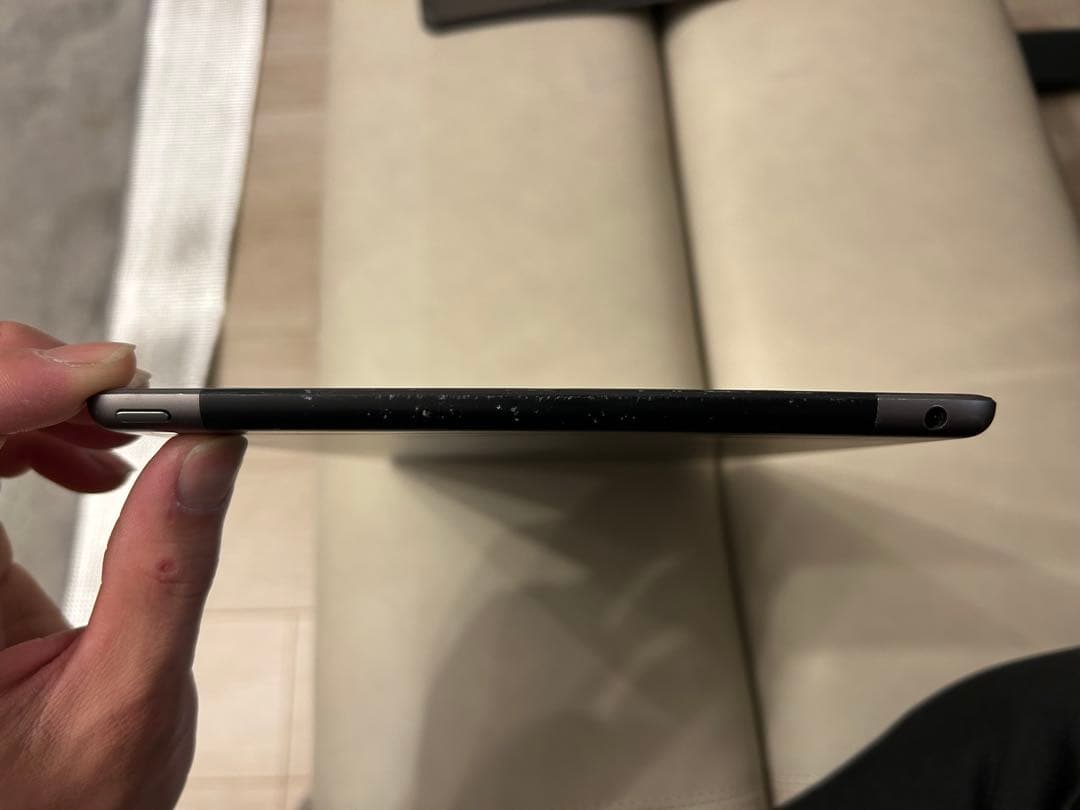 《格安》iPad 32GB スペースグレー 8世代（ジャンク）カバー付き