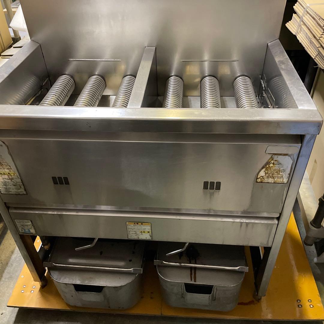 大型ステンレス　タニコー製の業務用2槽式ガスフライヤー　NB-TGFL-C87W
