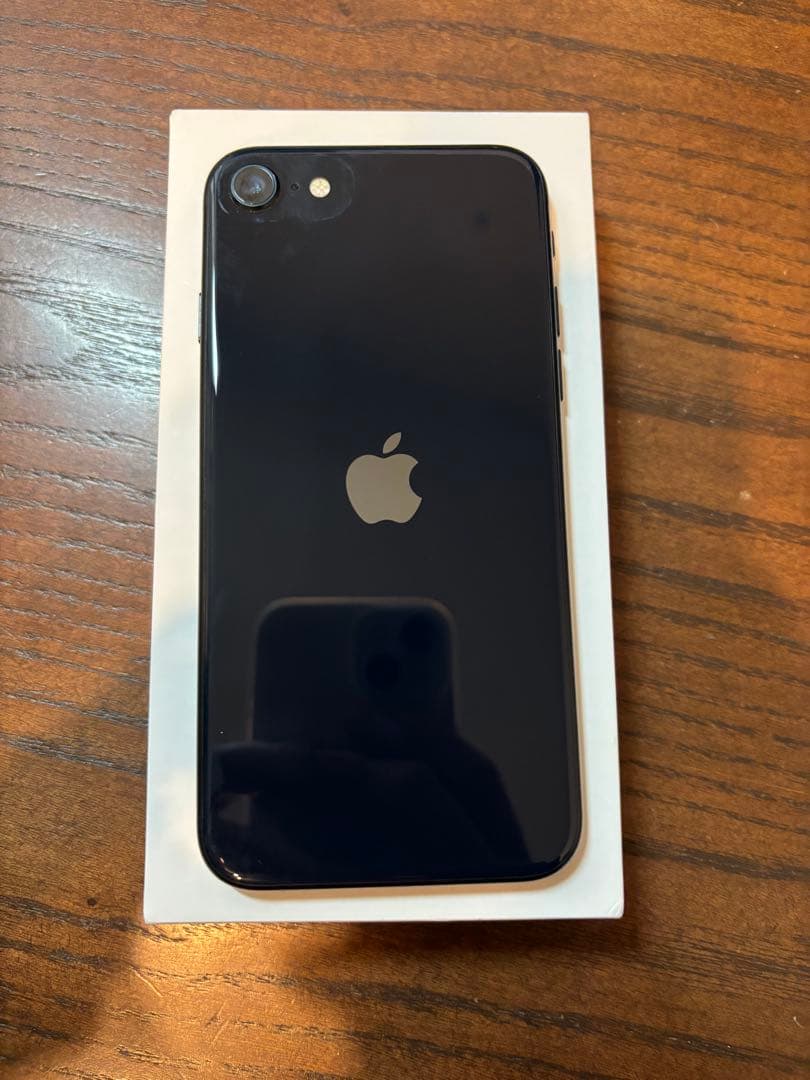美品　Apple iPhone SE 第三世代 64GB ミッドナイト　本体