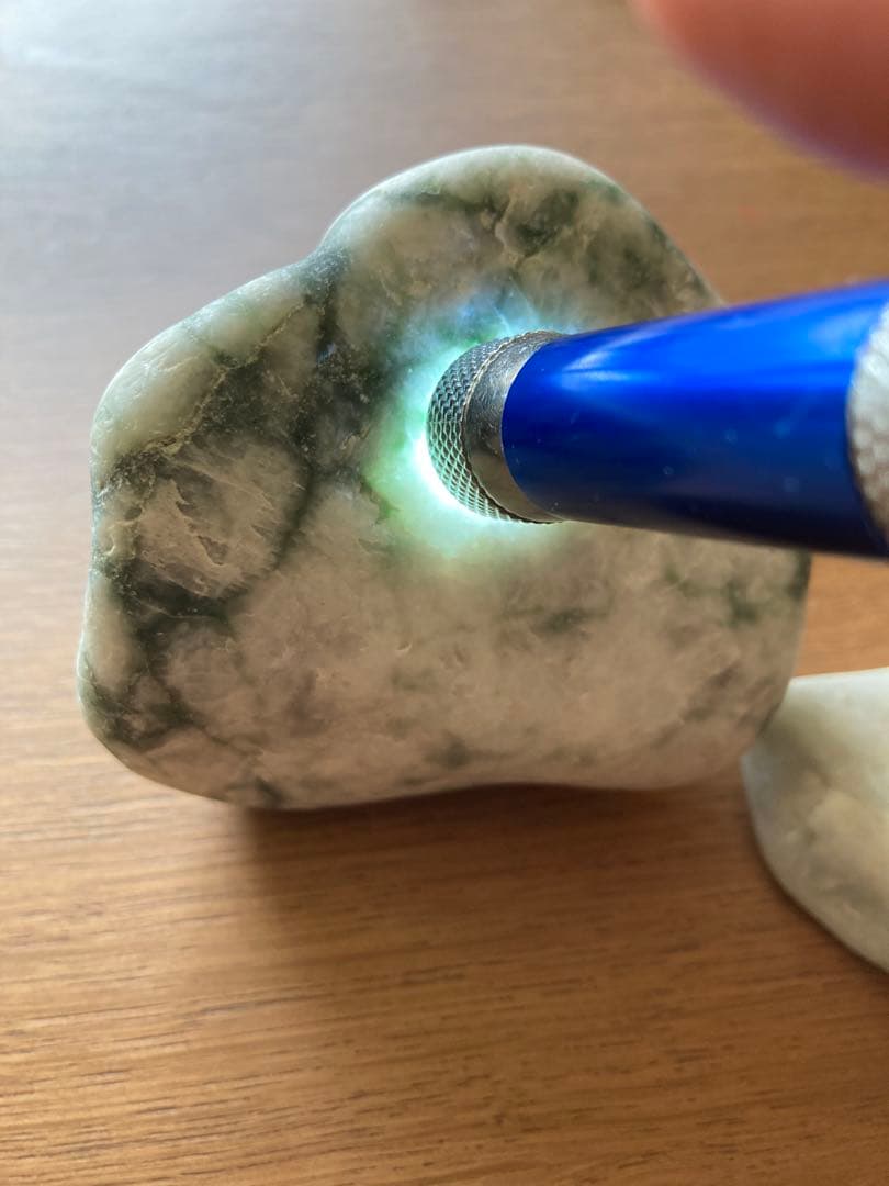 糸魚川翡翠　2個セット　ひすい　原石　圧砕