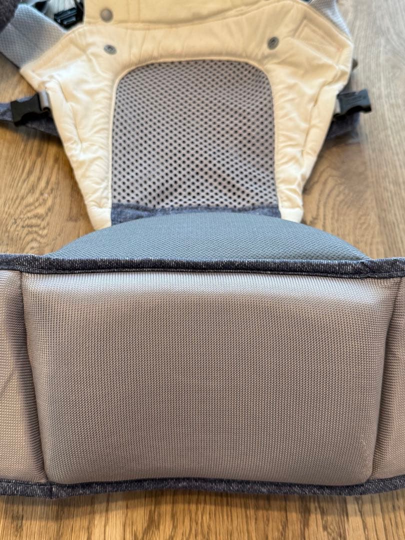 ポグネー　ミキハウス　ヒップシート付き抱っこ紐