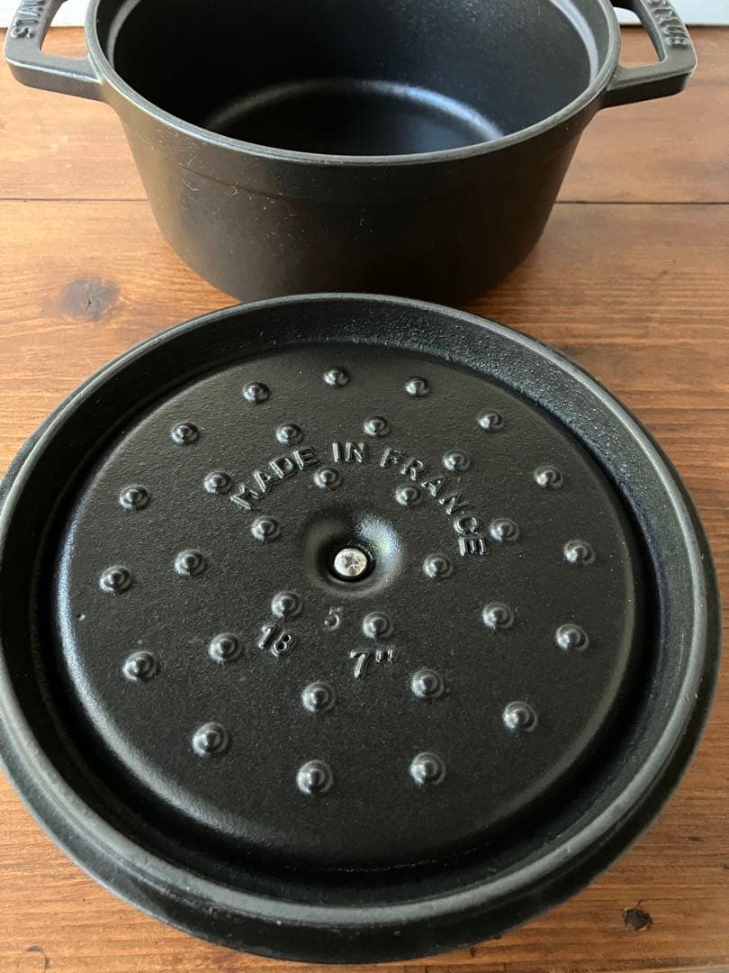 staub ココットラウンド ブラック18cm