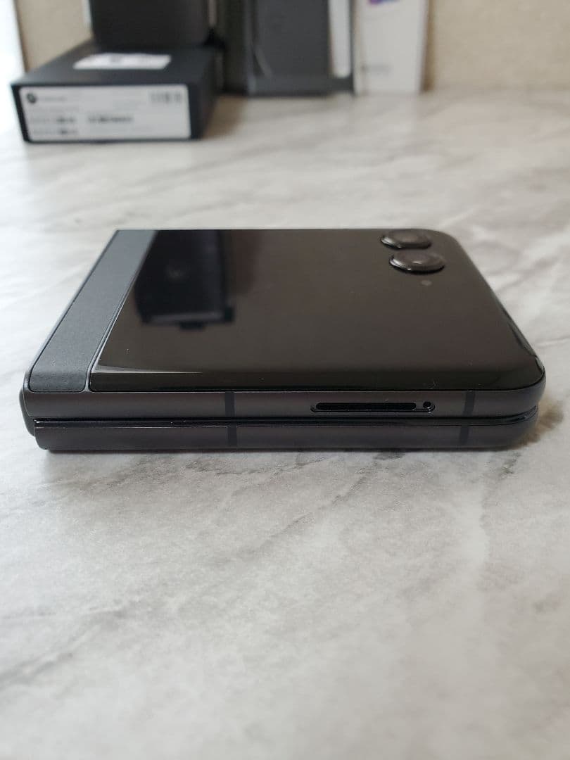 Motorola razr 50 本体