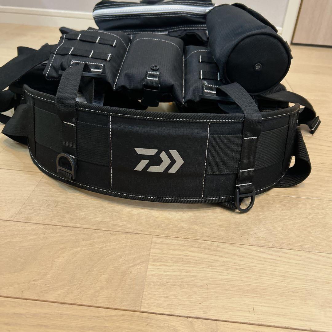 【美品】ダイワ ベンチクールゲームベストIV DF-6109 ライフジャケット