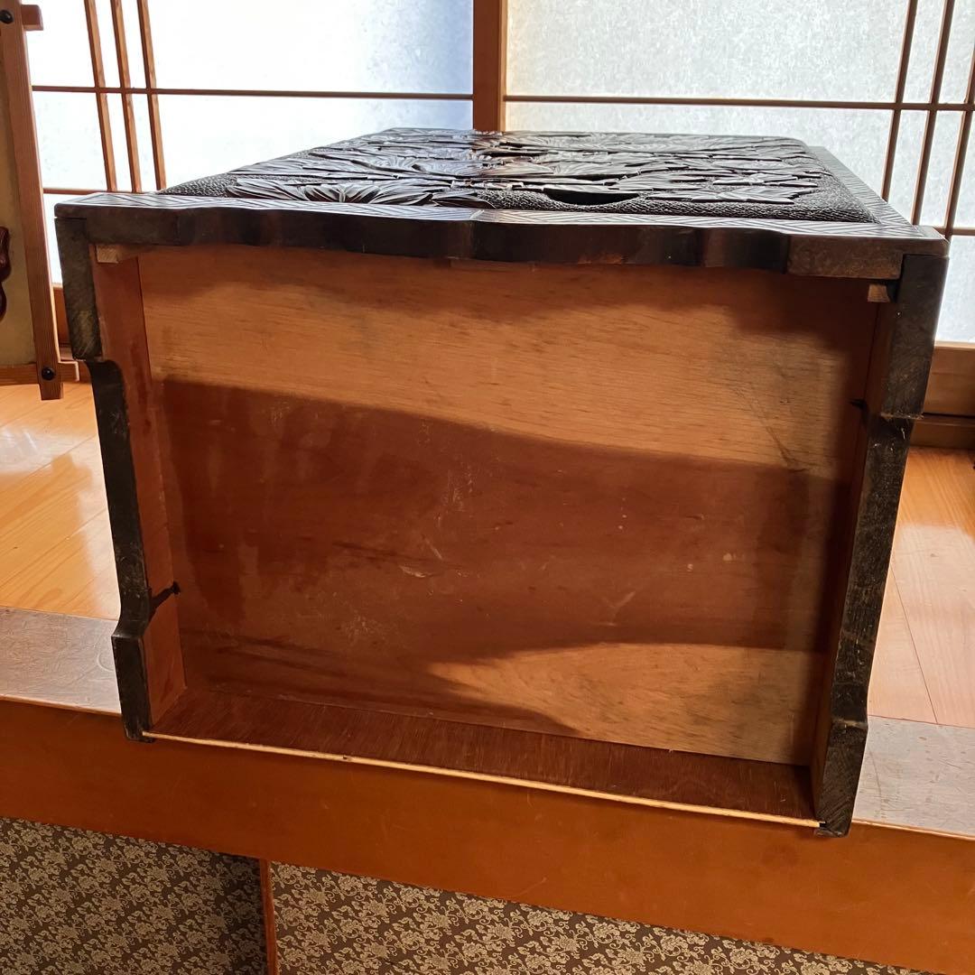 【伝統工芸品】日光彫り 5段棚 木製 小引き出し棚 牡丹の花 彫刻 小物入れ