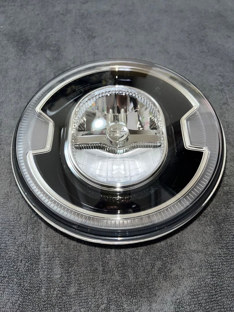 ハーレーダビッドソン純正 7インチ デイメーカーシグネチャーLEDヘッドライト