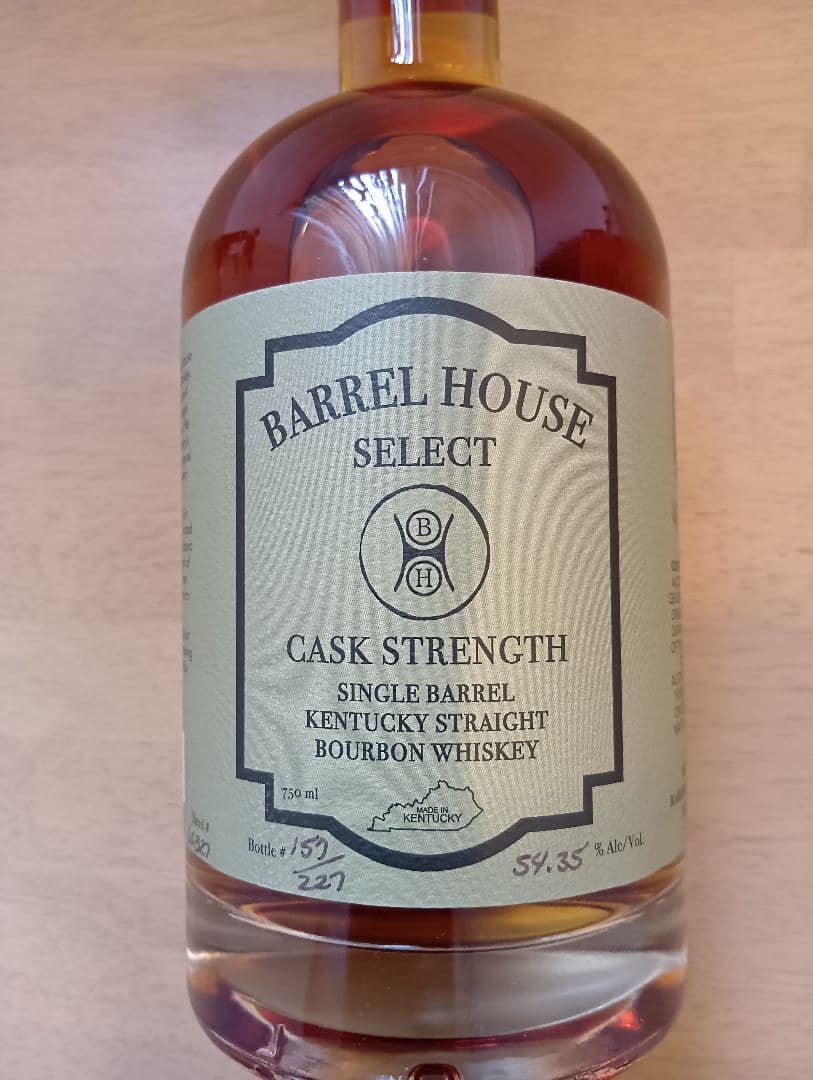 値下げ！バレンタインに！750ml！バーボンウイスキー BARREL HOUSE