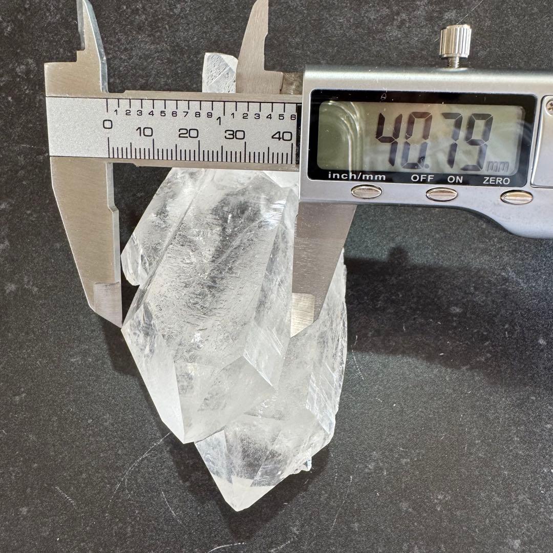 幻の水晶　ゼッカデソウザ産　水晶　原石