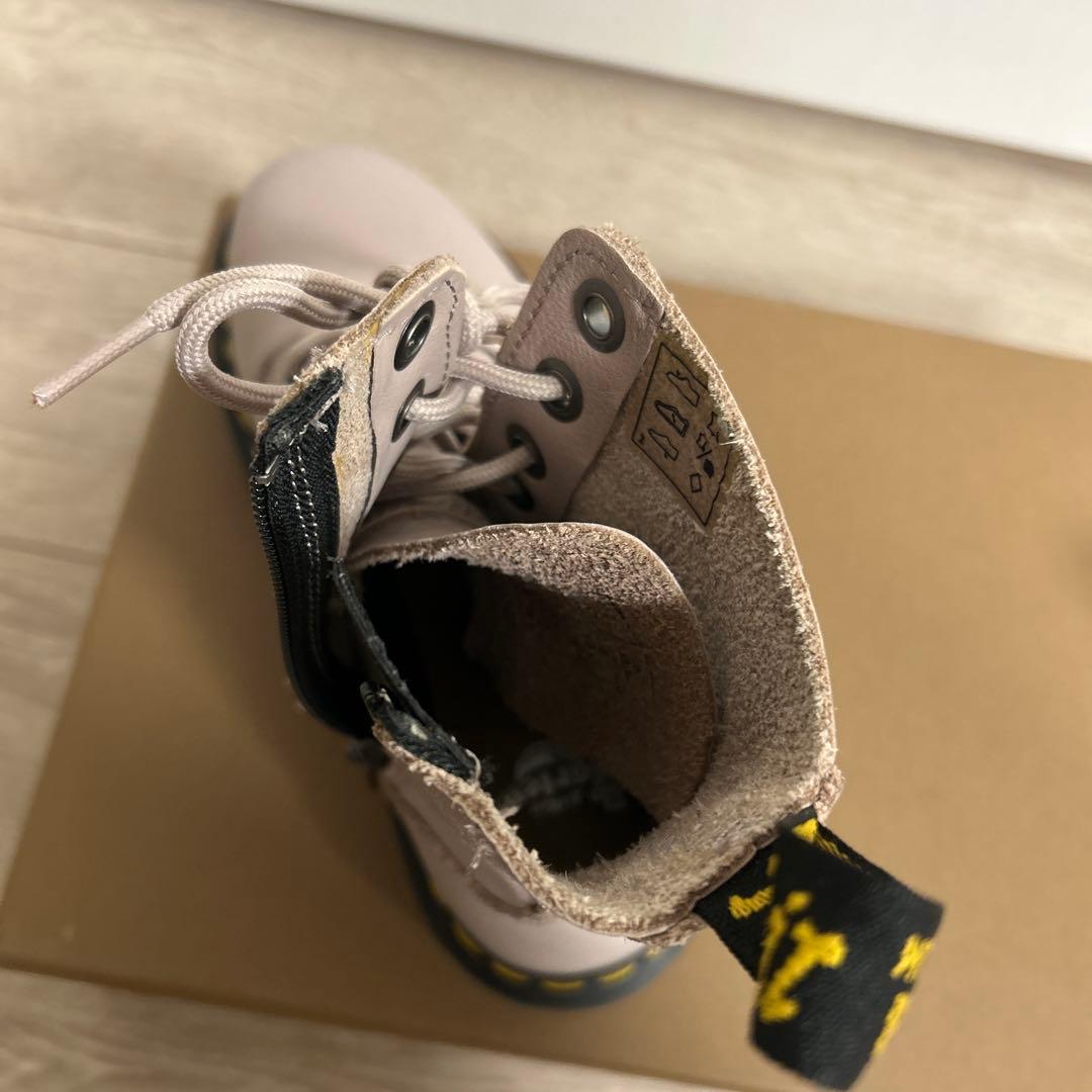 Dr.Martens 8 ホールブーツ　ベージュ　ドクターマーチン　UK4