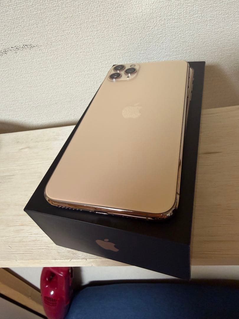 iPhone 11 Pro max 512gbゴールド 本体 SIMロック解除済