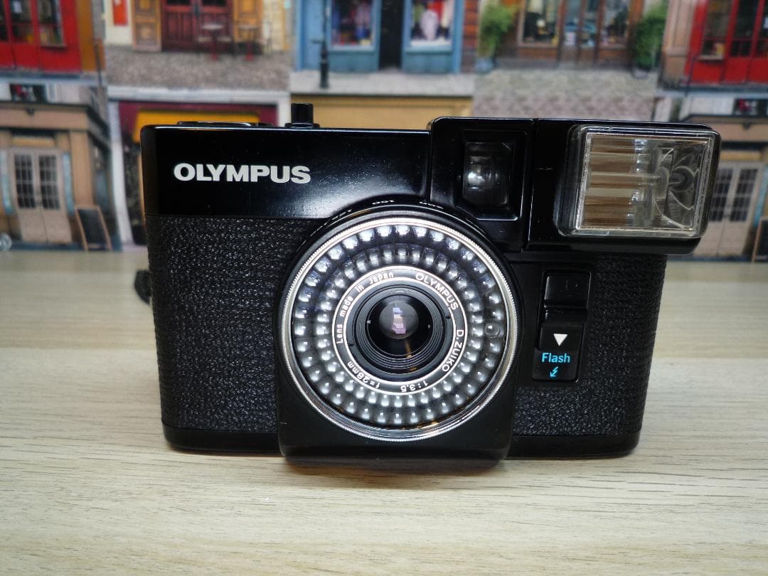 ☆ストロボ付きハーフカメラ☆ OLYMPUS PEN EF　㉗