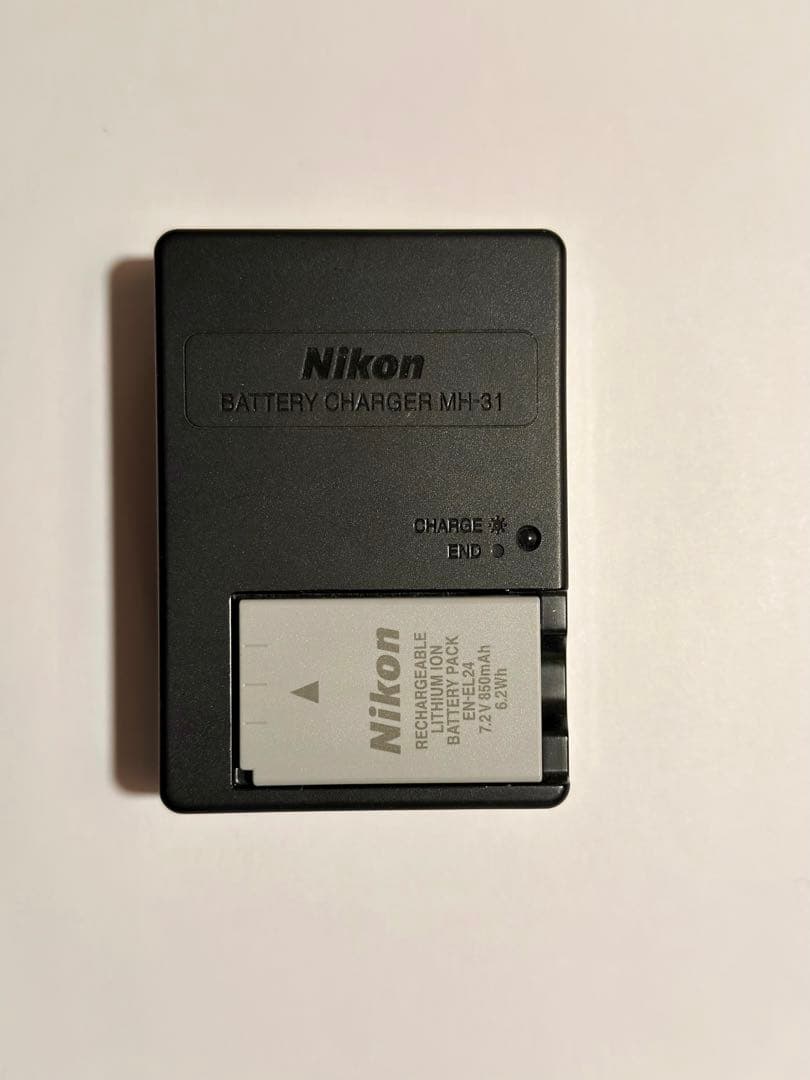 Nikon 1 J5 + 1 Nikkorレンズ3本+おまけ付き