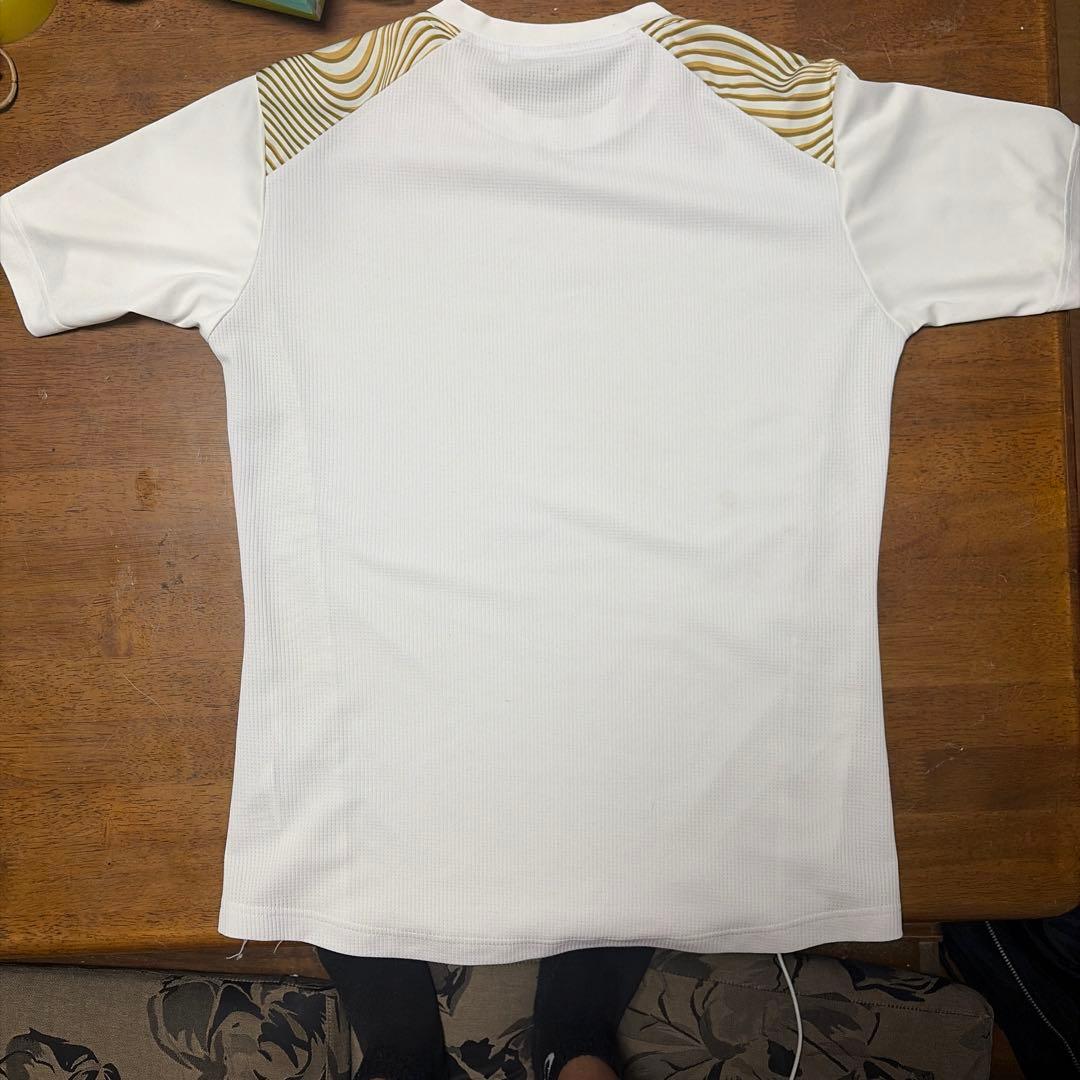 Mizuno ホワイト ゴールド シャツ