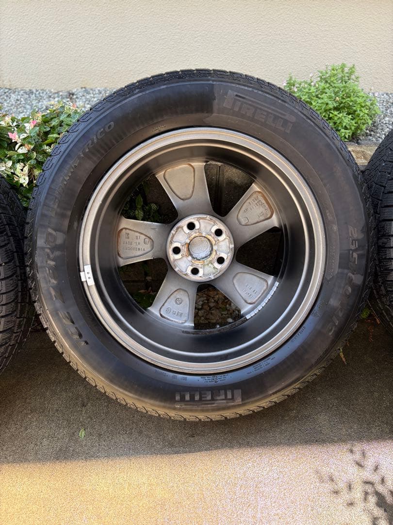 f*o様 Pirelli 225/60R18 タイヤ・ホイールセット