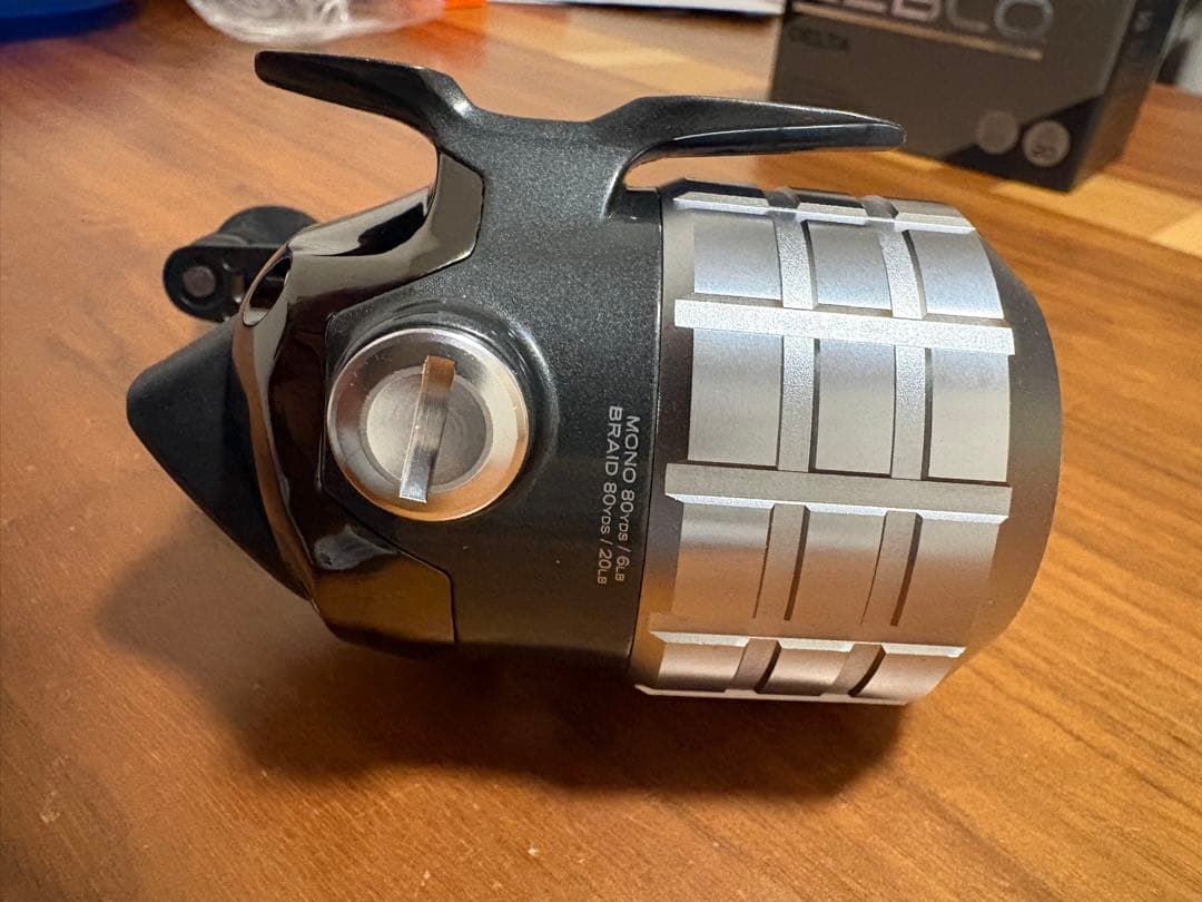 ゼブコ　デルタ　ZD20A ZEBCO トラウト　スピンキャストリール　箱付き
