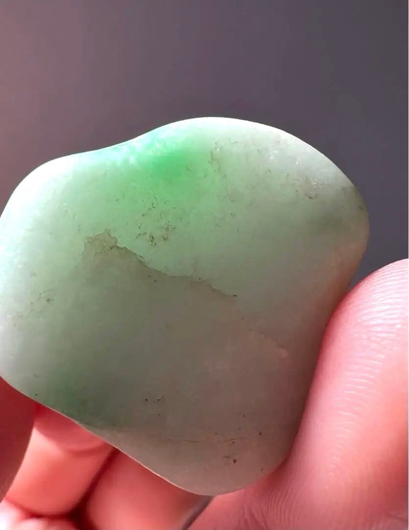 【大幅値下】糸魚川産　翡翠原石　天然　鑑賞石　国石 14.6g