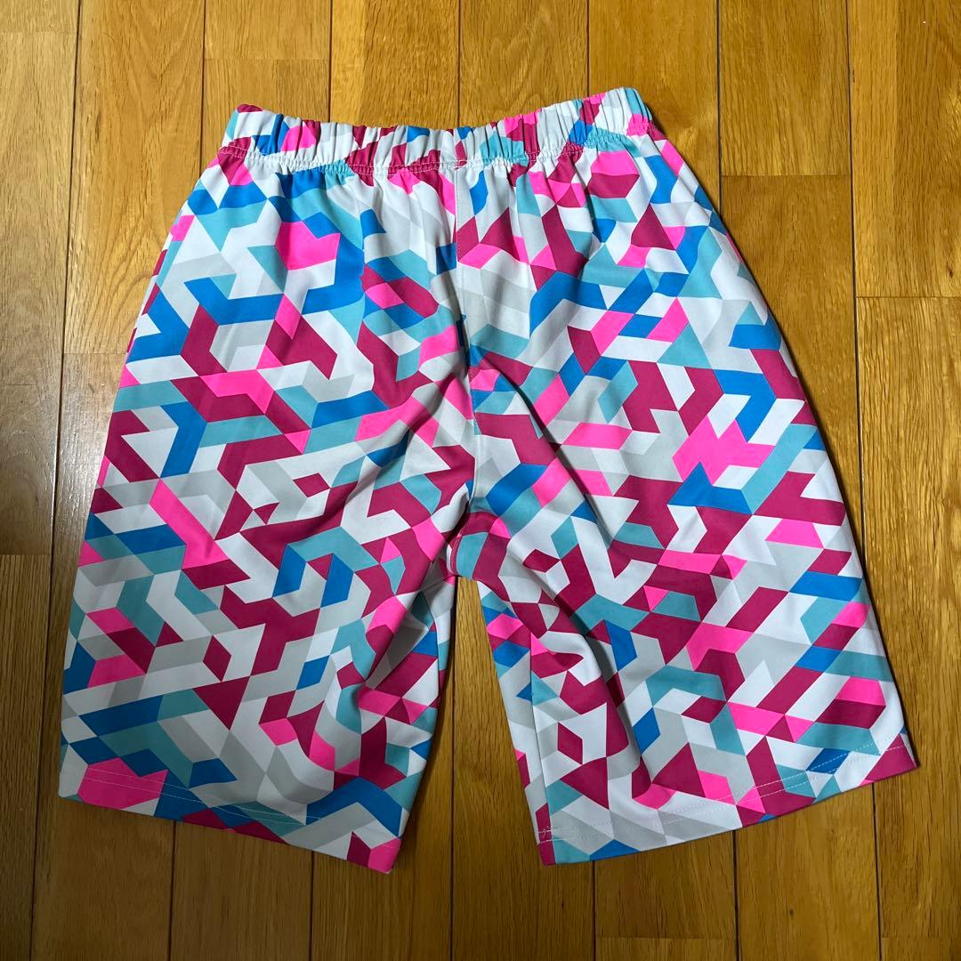 ヨネックス　ハーフパンツ　柄　ピンク