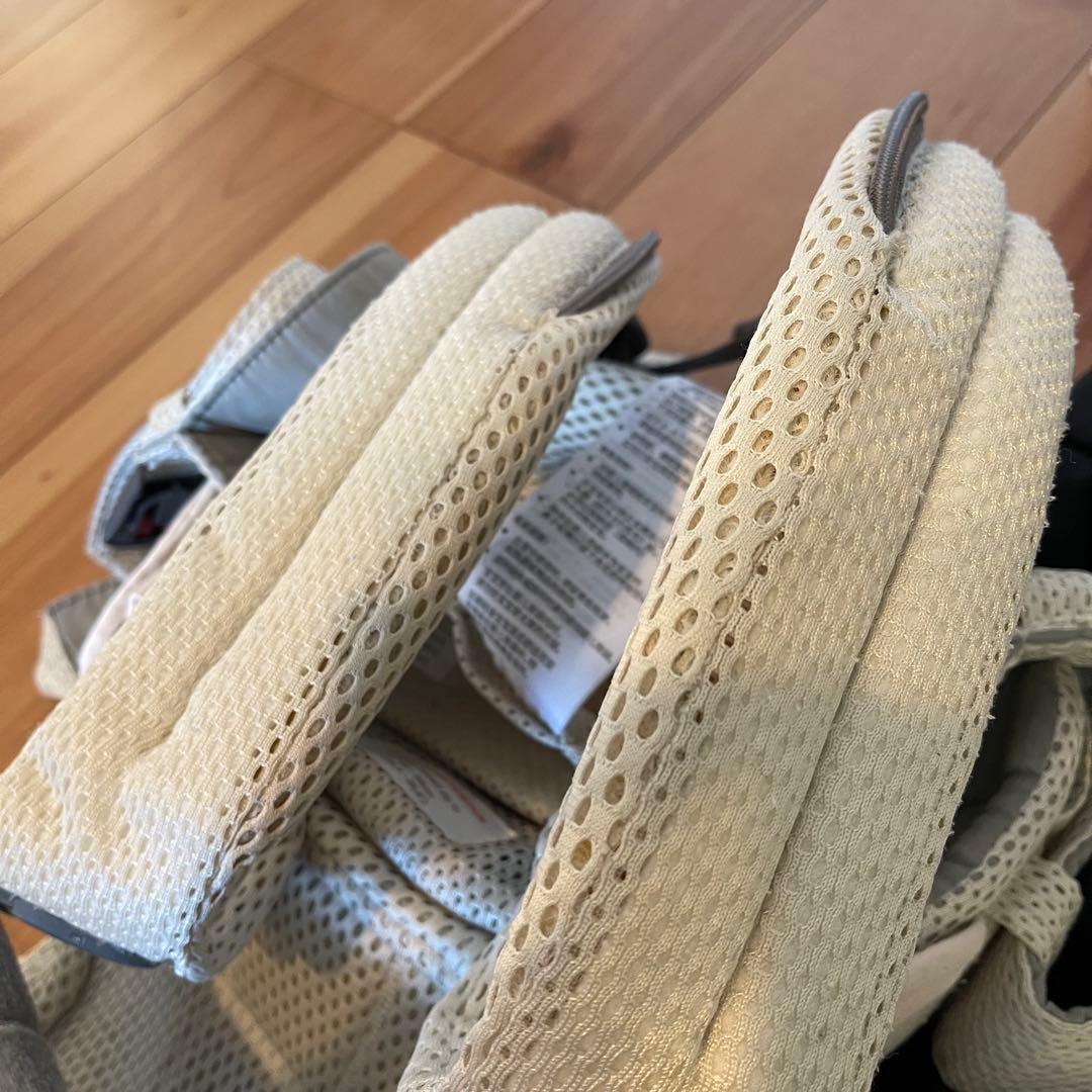 ベビービョルン ハーモニー クリーム、ウインターカバー・専用スタイ付き