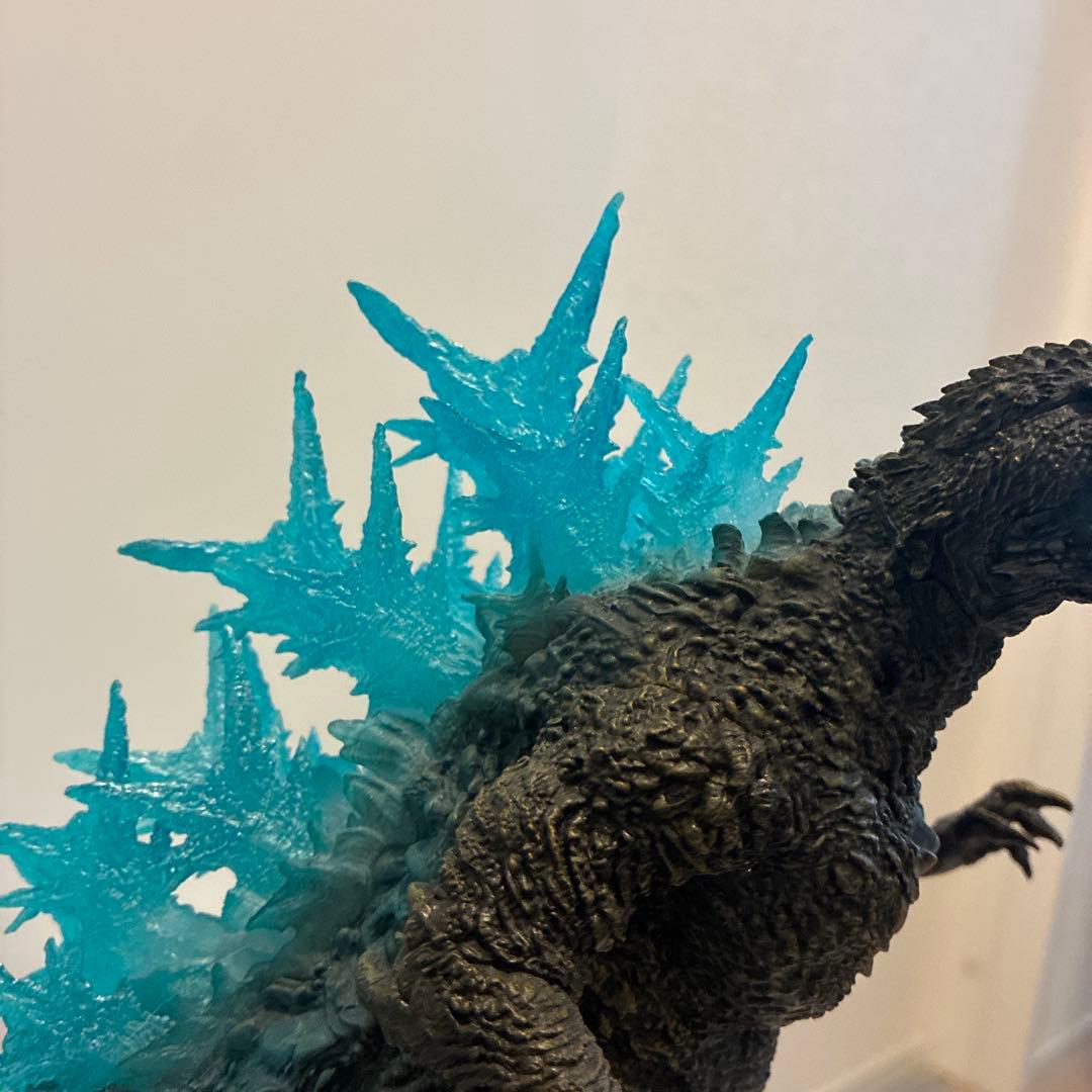 人*）様 ゴジラフィギュア 青い発光エフェクト