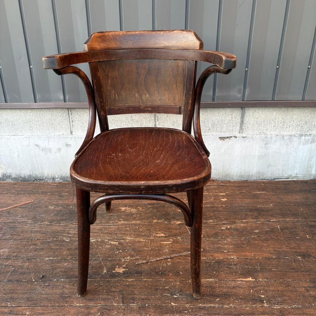 ①ルーマニア製 ヴィンテージ ベントウッドチェア アームチェア 曲木椅子 カフェ