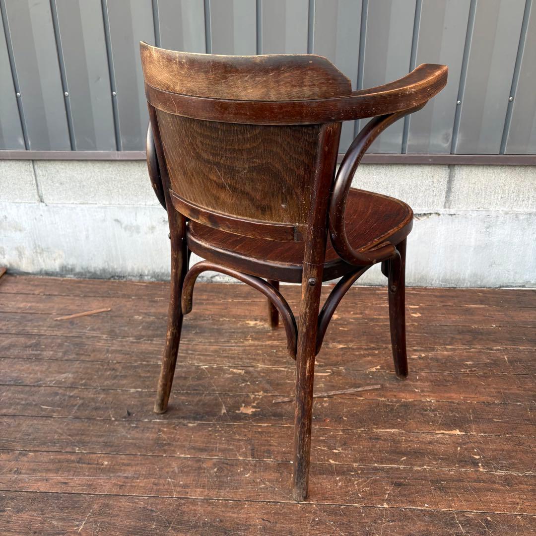 ①ルーマニア製 ヴィンテージ ベントウッドチェア アームチェア 曲木椅子 カフェ