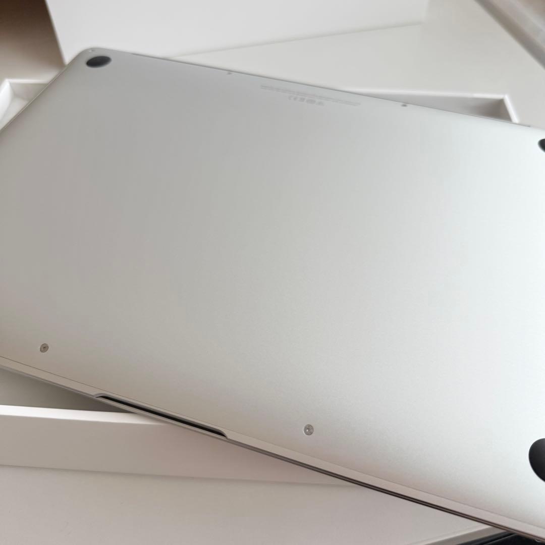 MacBook Air 13 2021 (M1チップ) メモリ8GB256GB